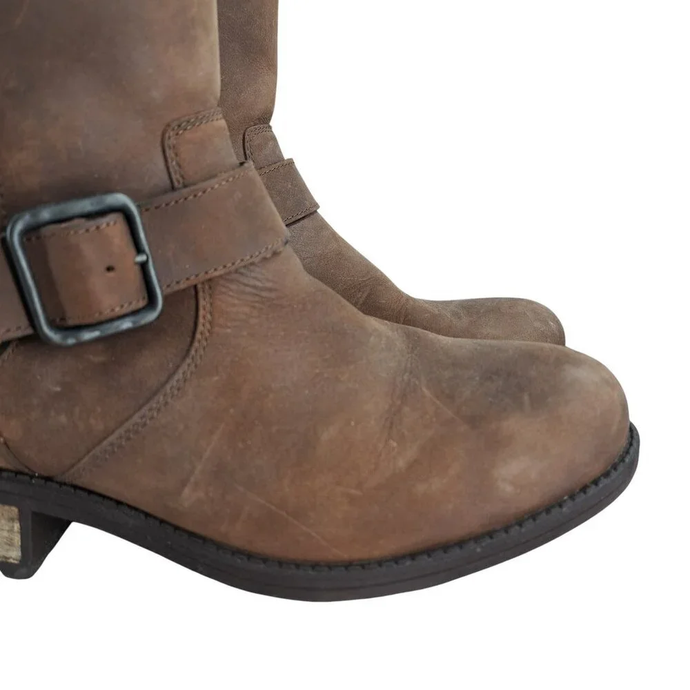 Ugg Oregon Brown Leather Waterproof Boots Size 7.5 Shearling Fur Moto Buckle
